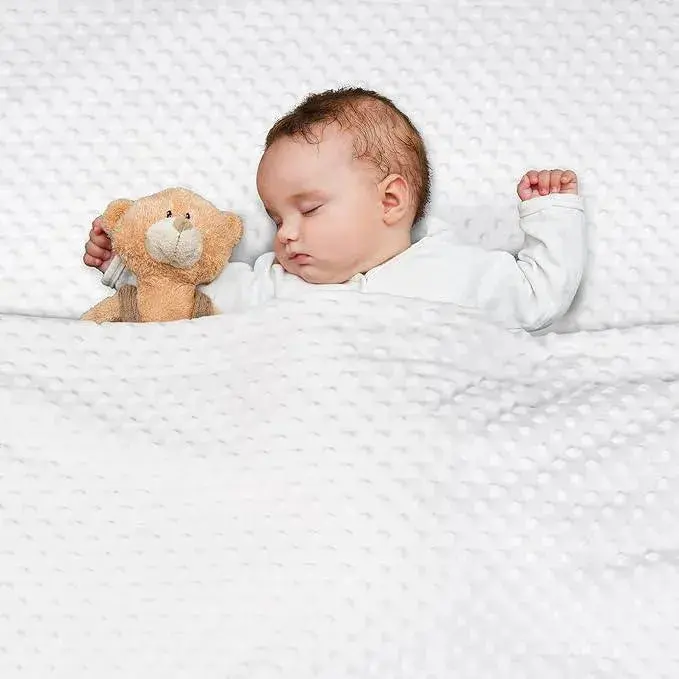 Couverture bébé blanche